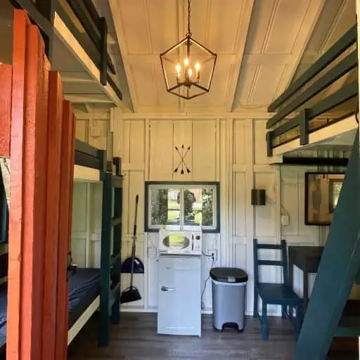 Legacy gallery image: Rustic Big Family Cabin Entrance.couv8scq