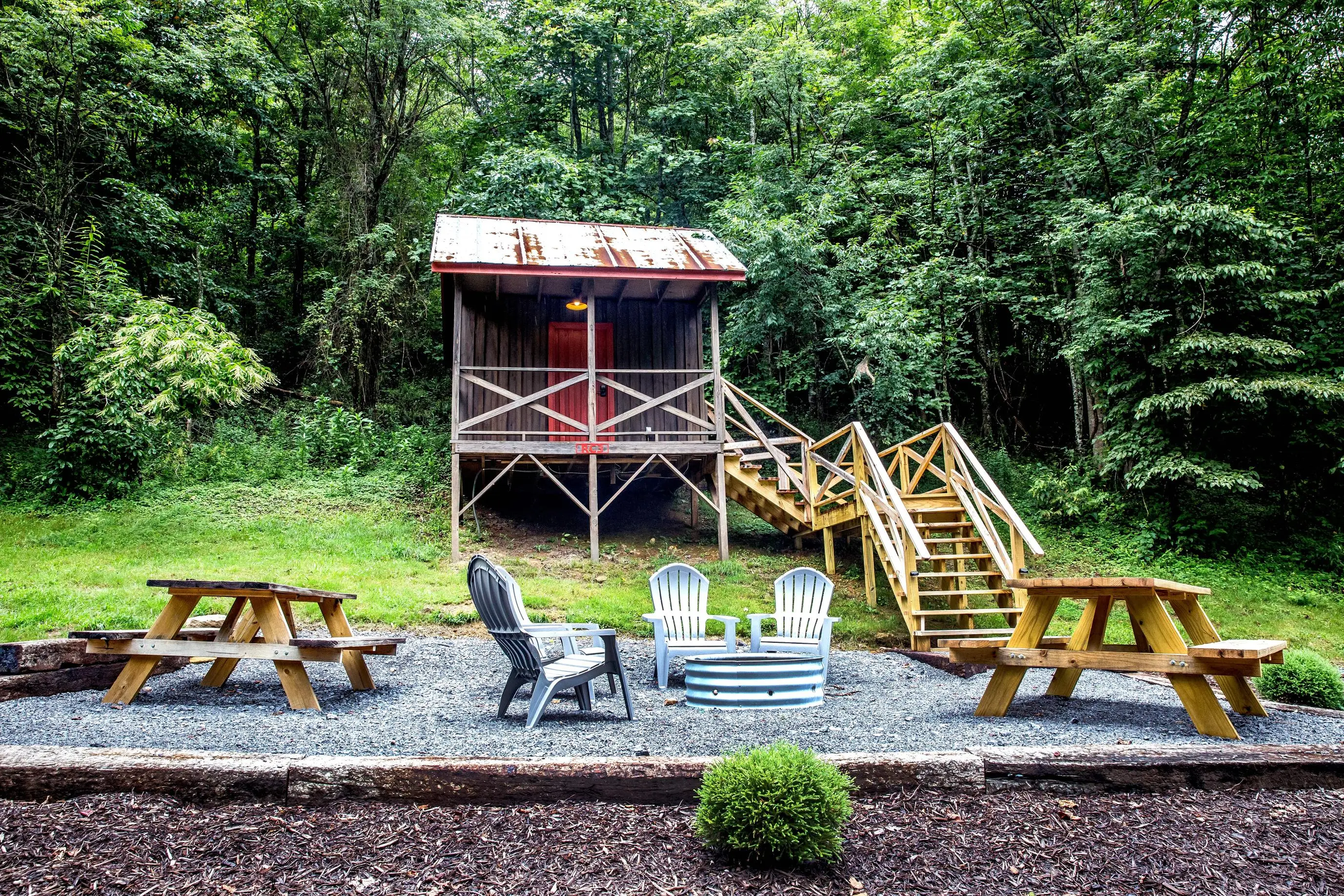 Legacy gallery image: Rustic Family Cabin 3.b6gdfybb