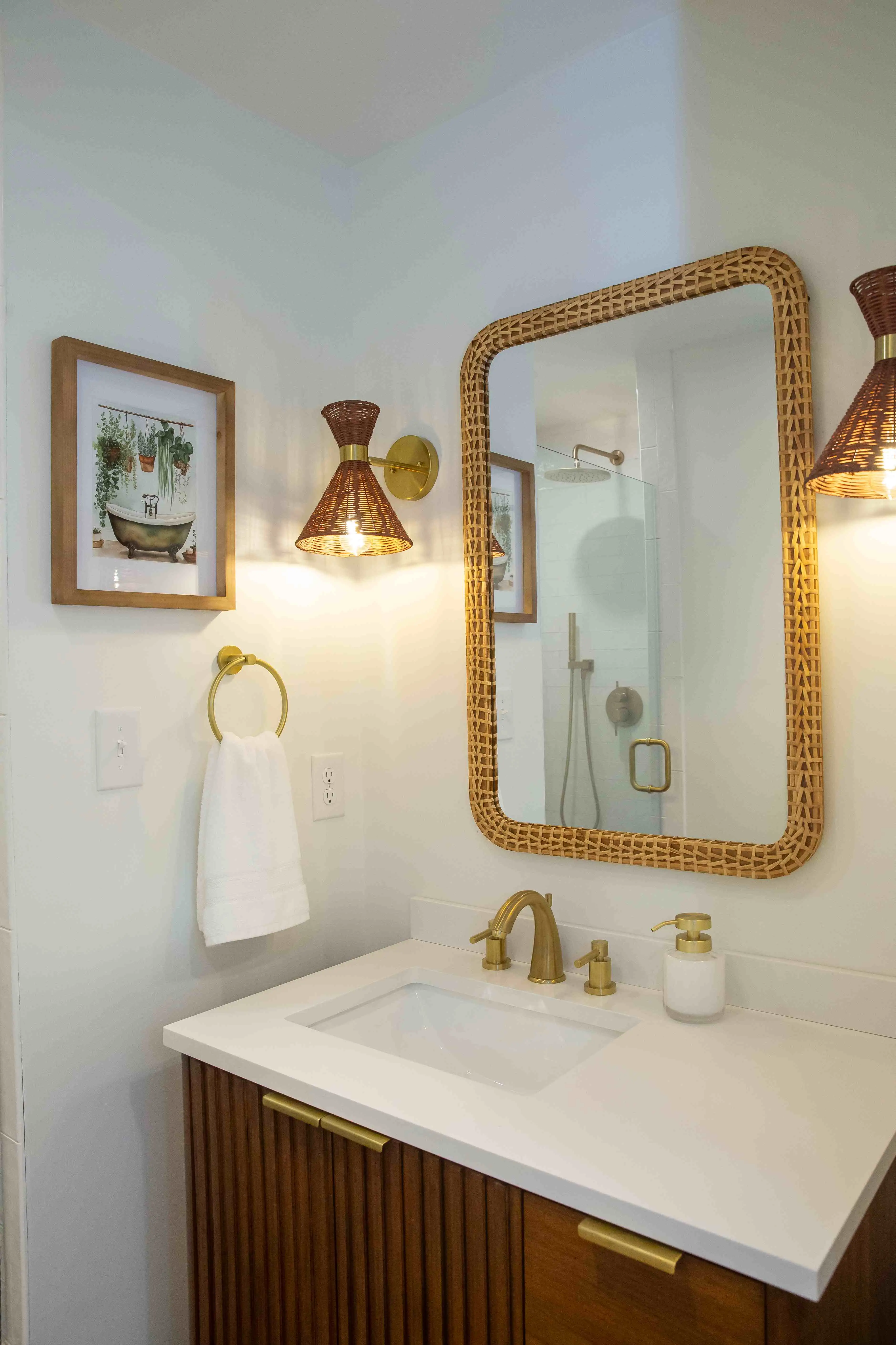 Songbird Bathroom – A Fleetwood Mac Themed Creekside Cabin