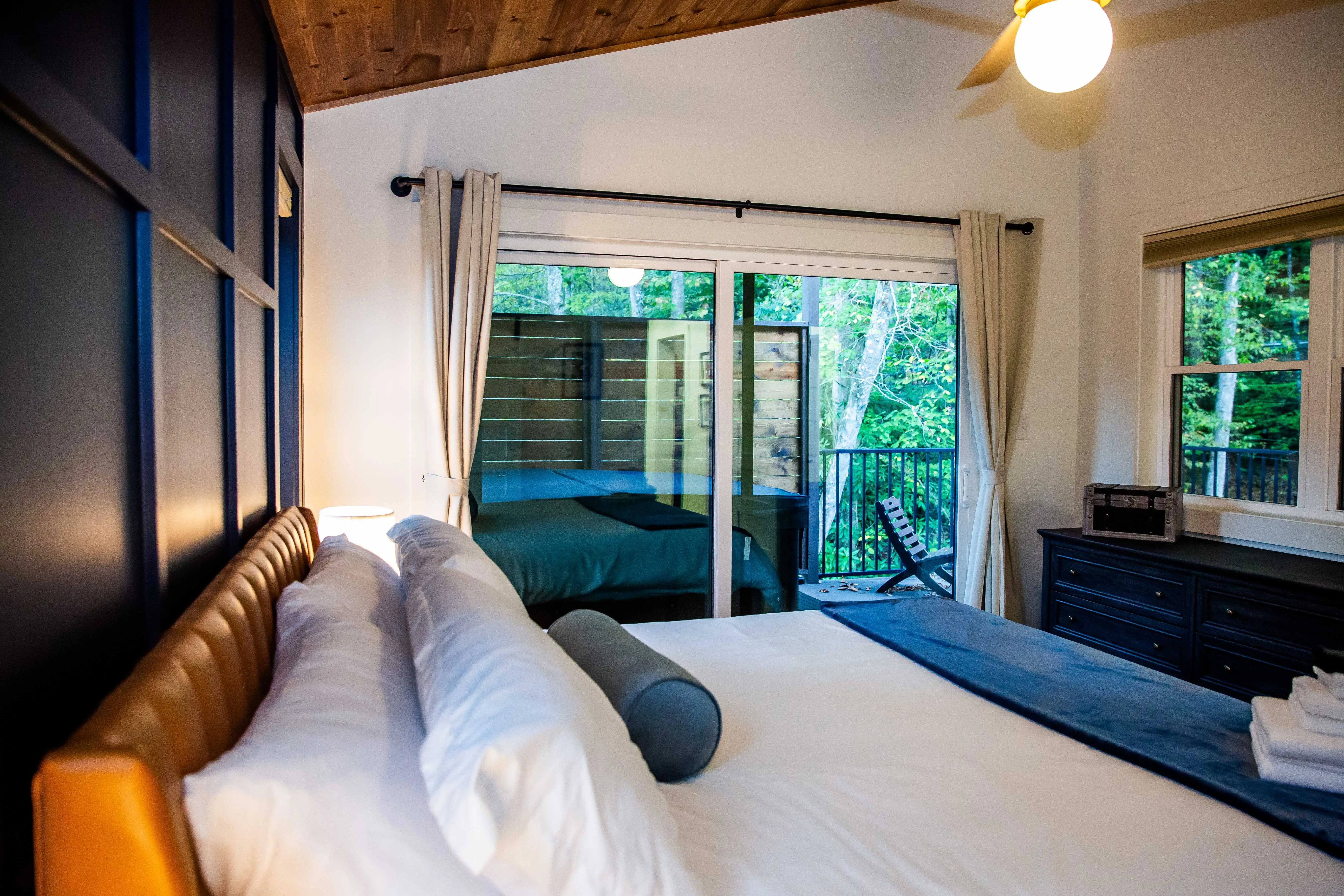 Abbey Road King Bedroom – A Beetles Themed Creekside Cabin