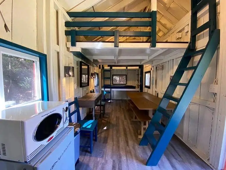 Legacy gallery image: Cabin1.cgjvzvci