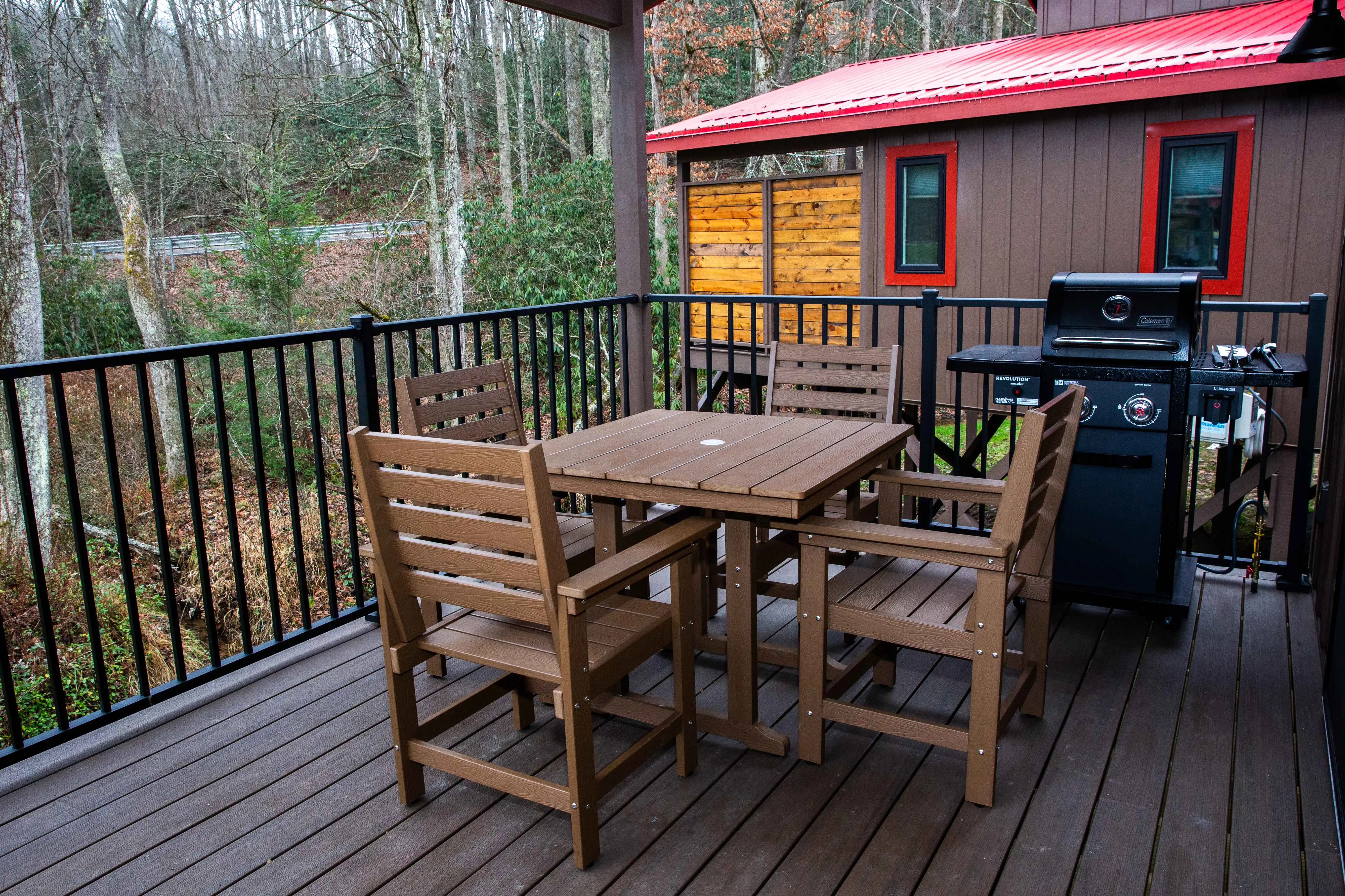 Take Me Home Deck – A Mountain Retreat Creekside Cabin