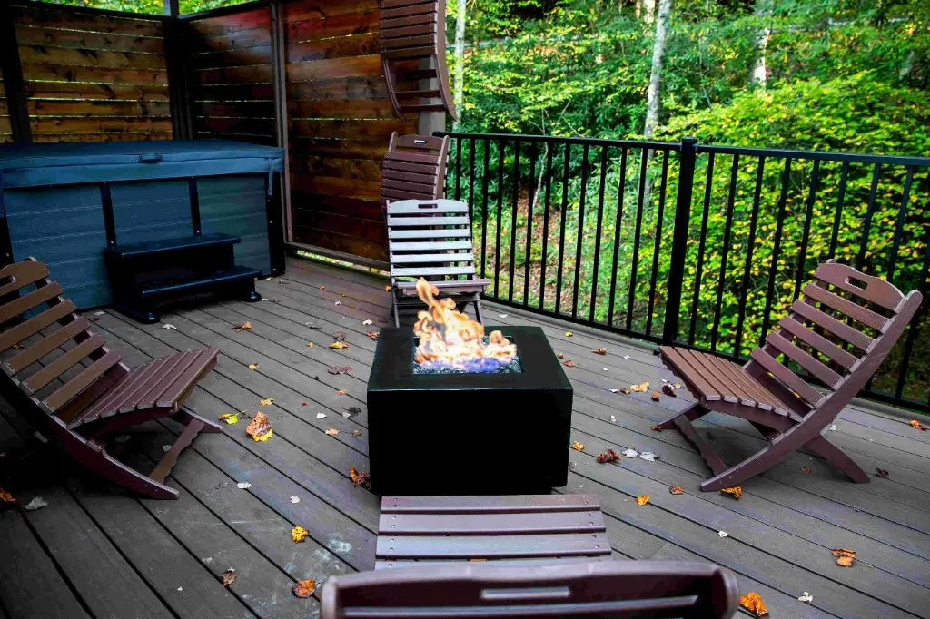 Halley’s Comet Deck with Hot Tub and Gas Fire Pit – A Phish Themed Creekside Cabin