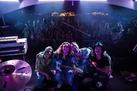 Legacy gallery image: Donato Band Crowd.dvwccjvb