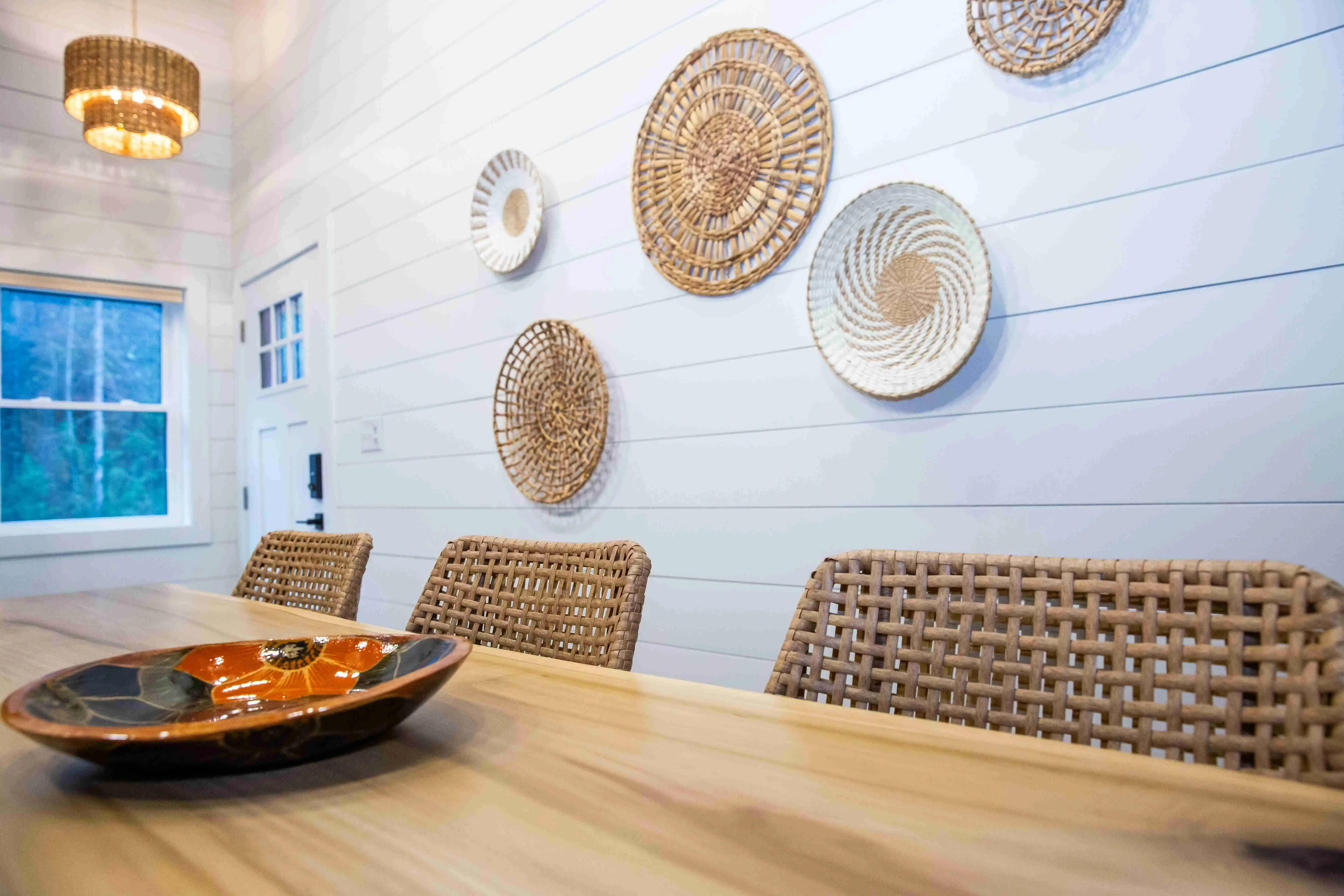 Songbird Dining Area – A Fleetwood Mac Themed Creekside Cabin