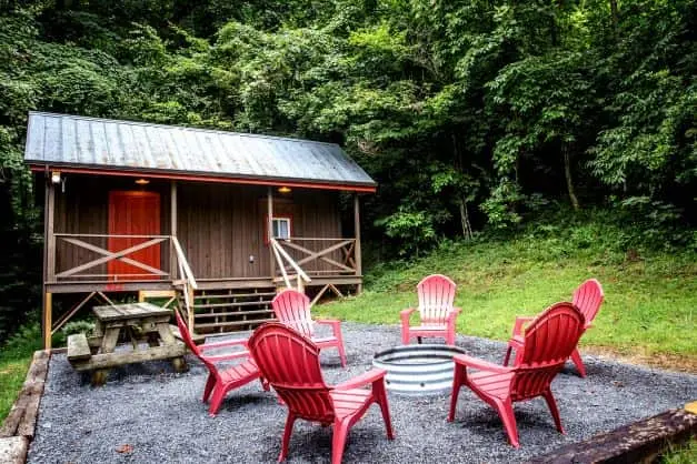 Rustic Big Family Cabin exterior – Rustic Big Family Cabin at The Outpost NRG