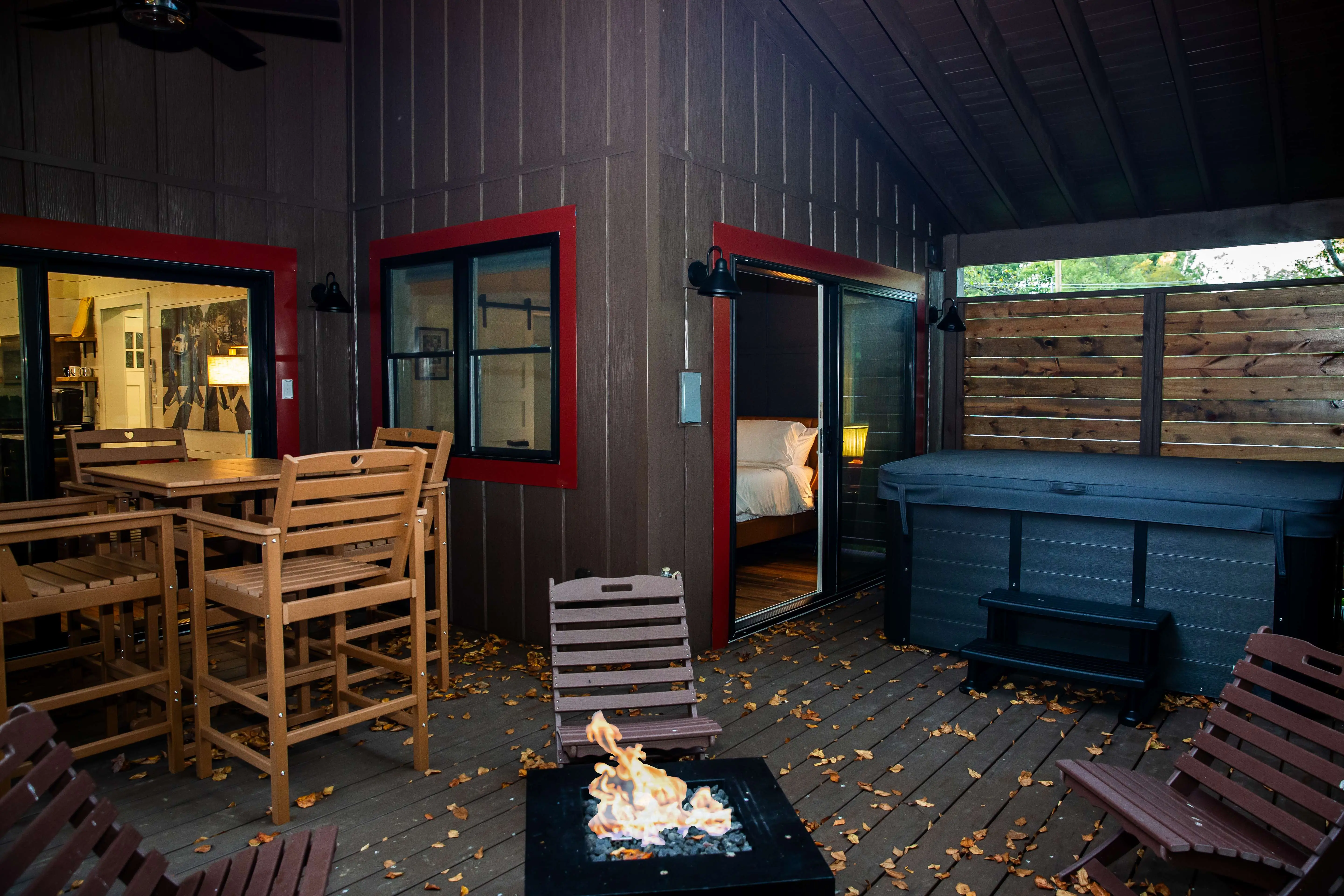 Abbey Road Hot Tub – A Beetles Themed Creekside Cabin