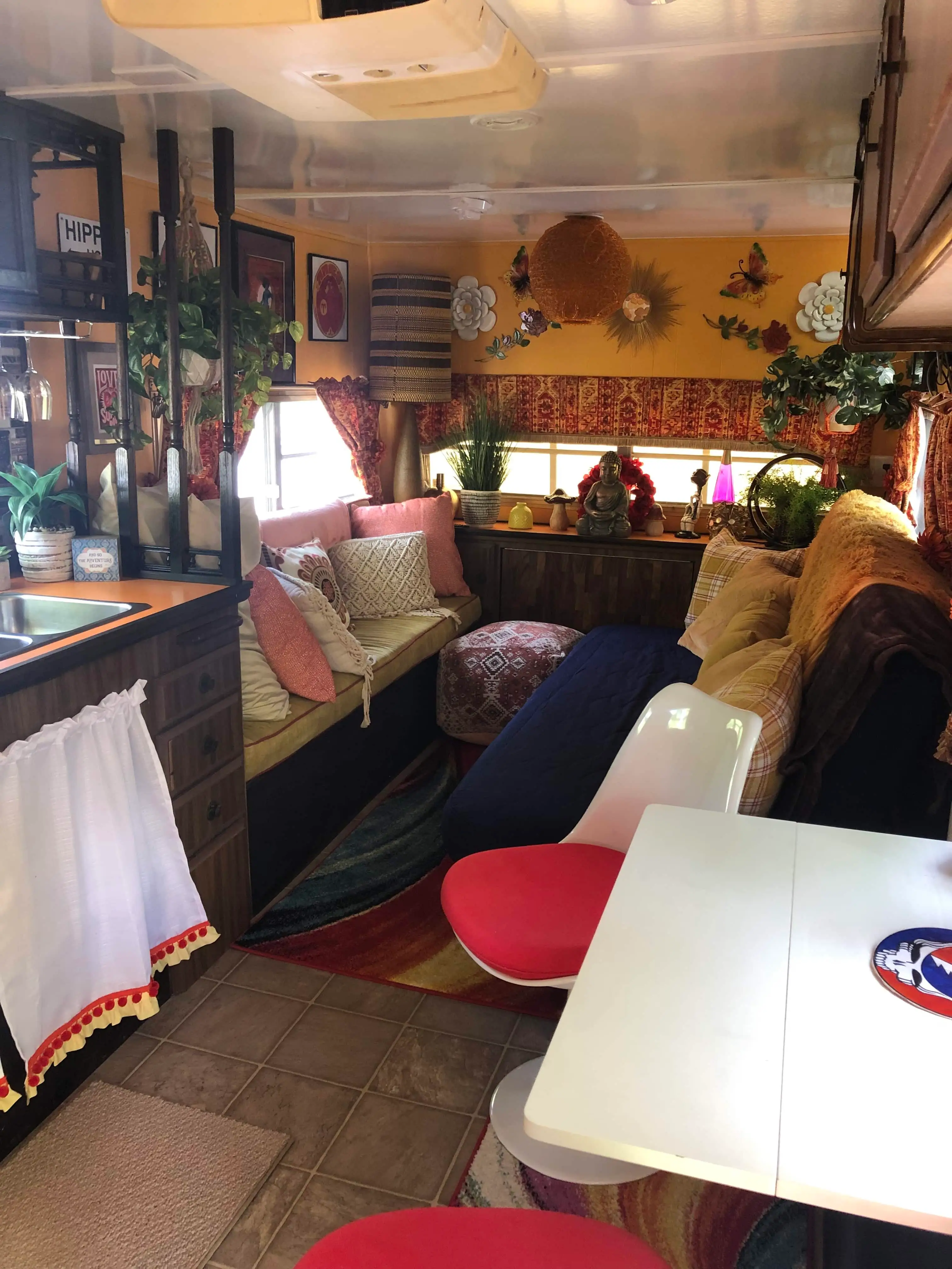 Begonia psychedelic interior – Begonia Vintage Camper at The Outpost NRG