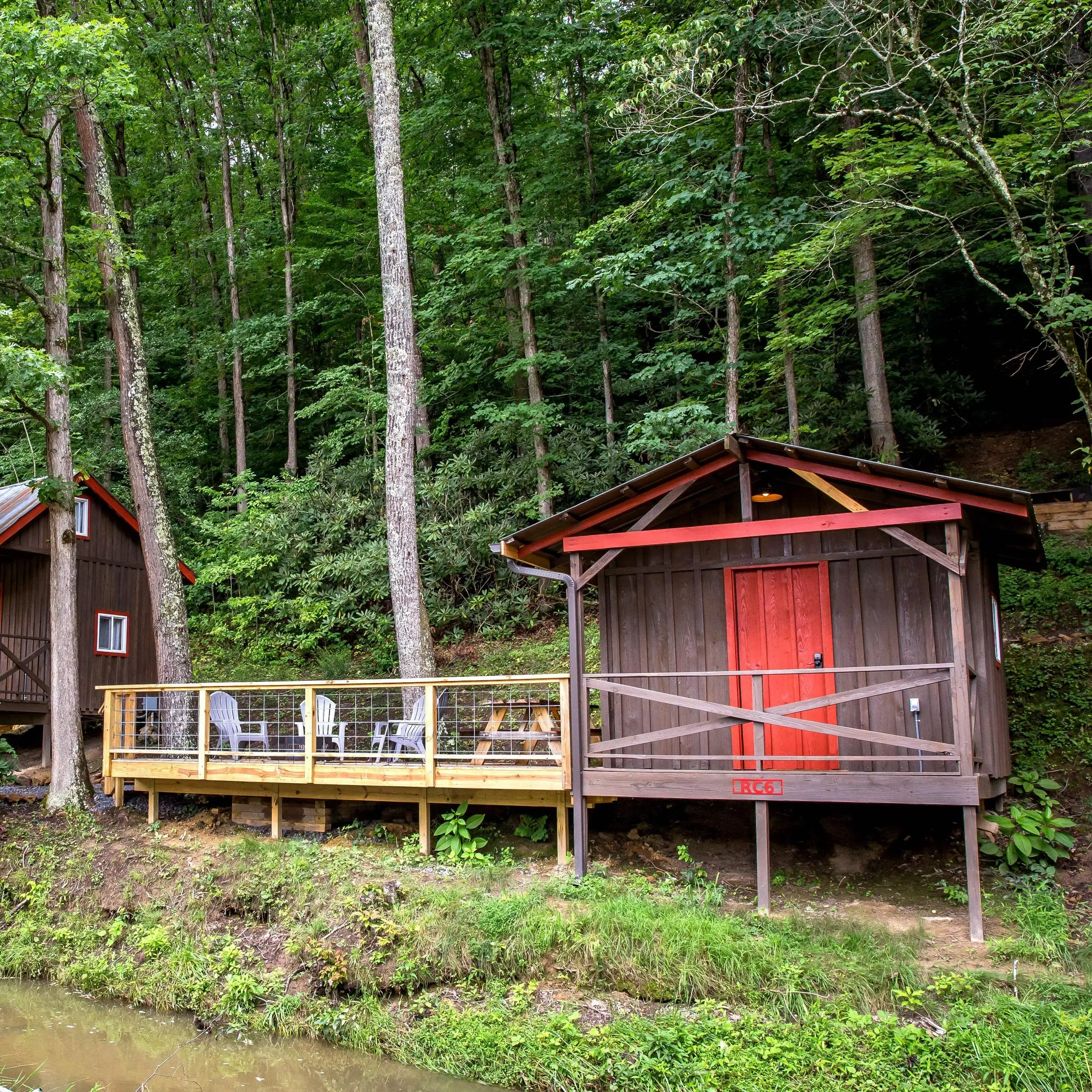 Legacy gallery image: Unique Lodging Rbunk Cabin.bz9b9bmk