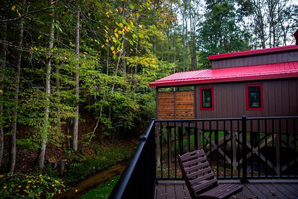 Abbey Road Creekside – A Beetles Themed Creekside Cabin